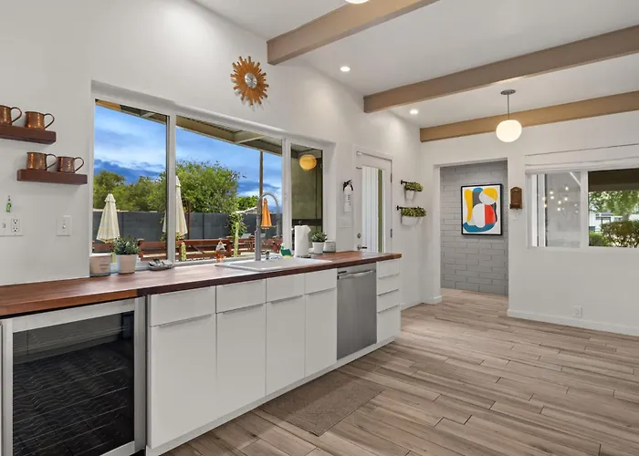 Mid-century Marvel - Poolside Patio With & Bocce Holiday home Scottsdale