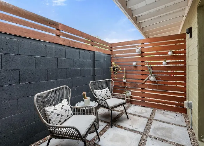 Mid-century Marvel - Poolside Patio With & Bocce Holiday home Scottsdale