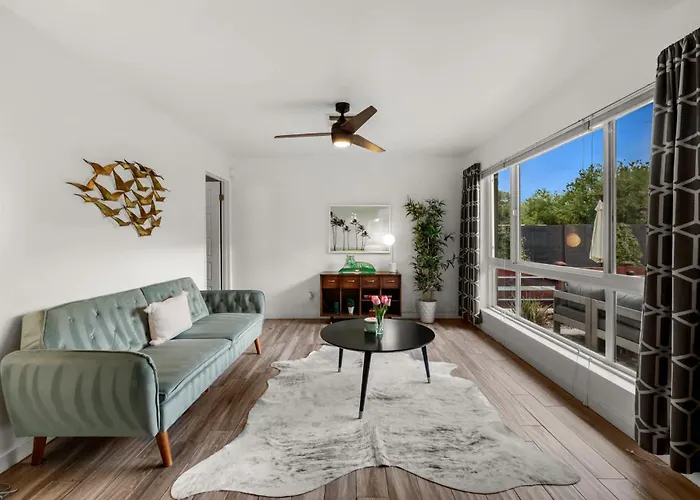 Holiday home Mid-century Marvel - Poolside Patio With & Bocce Scottsdale