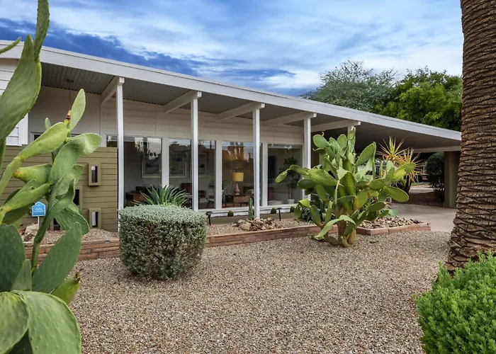 Mid-century Marvel - Poolside Patio With & Bocce Scottsdale